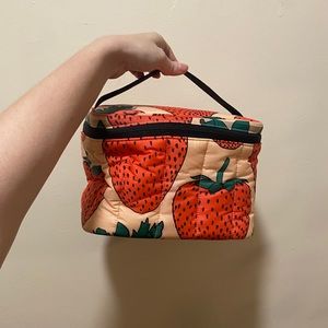 baggu strawberry puffy lunch bag